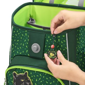 Školní aktovka Step by Step BASIS, Green Graphics - 4 dílný set, AGR certifikát